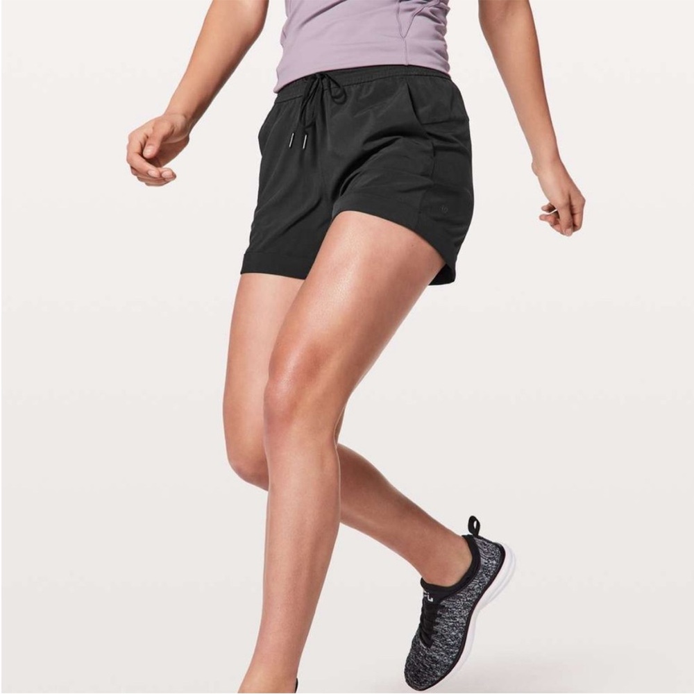 Lululemon Spring Break Away Short *4-way Stretch 3" Soze 8